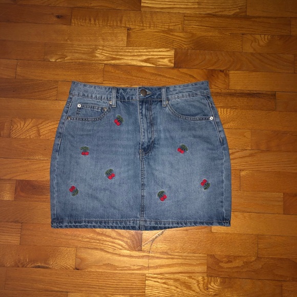 Cherry embroidered denim skirt - Picture 1 of 2